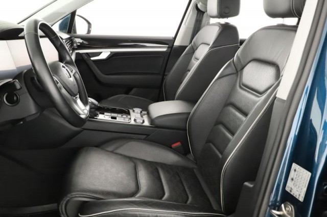 Volkswagen Touareg  3.0 TDI 