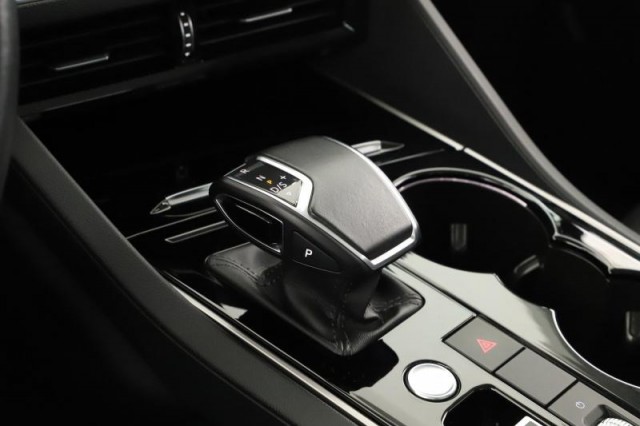 Volkswagen Touareg  3.0 TDI 