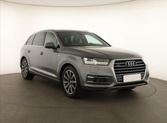 Audi Q7  3.0 TDI S-Line