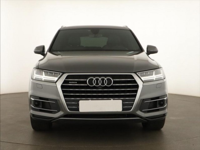 Audi Q7  3.0 TDI S-Line