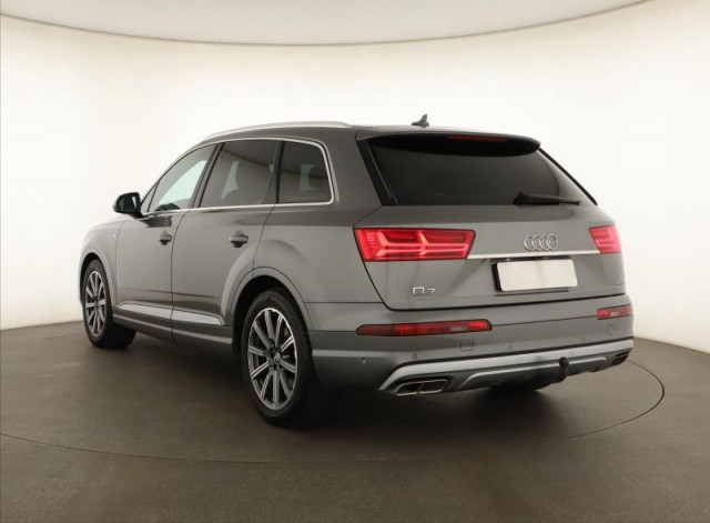 Audi Q7  3.0 TDI S-Line