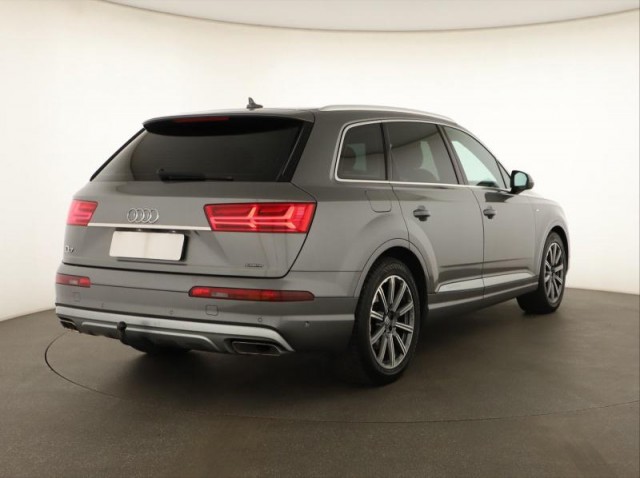 Audi Q7  3.0 TDI S-Line