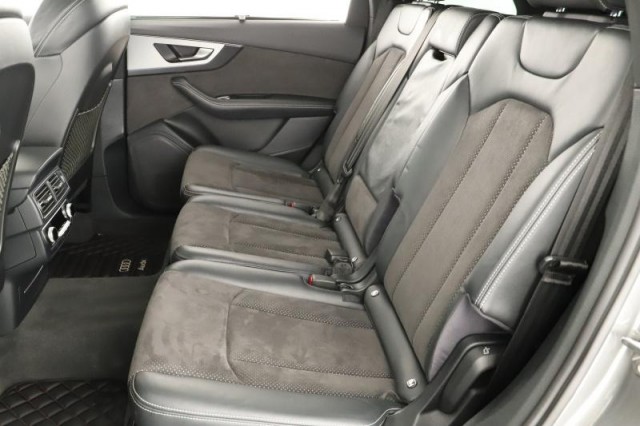 Audi Q7  3.0 TDI S-Line