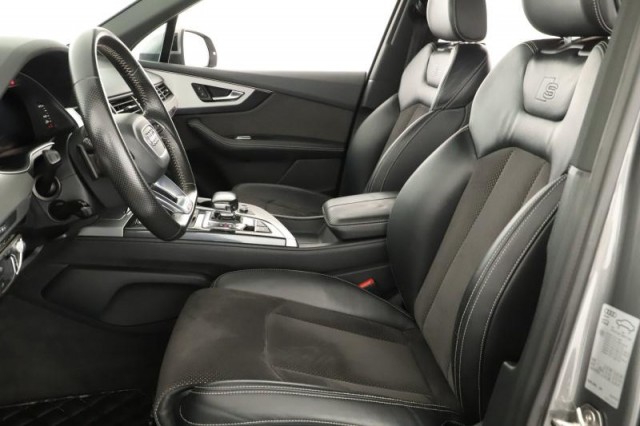 Audi Q7  3.0 TDI S-Line