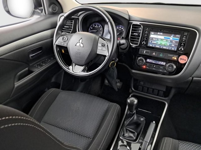 Mitsubishi Outlander  2.0 