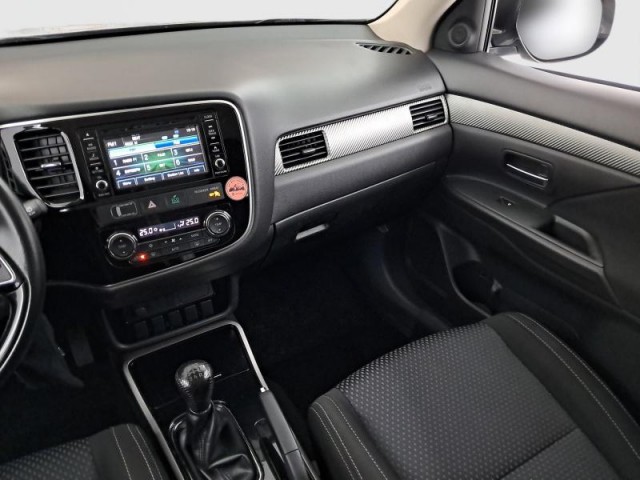 Mitsubishi Outlander  2.0 