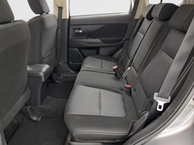 Mitsubishi Outlander  2.0 
