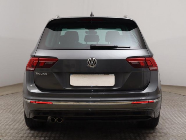 Volkswagen Tiguan  1.5 TSI R-Line