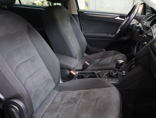 Volkswagen Tiguan  1.5 TSI R-Line