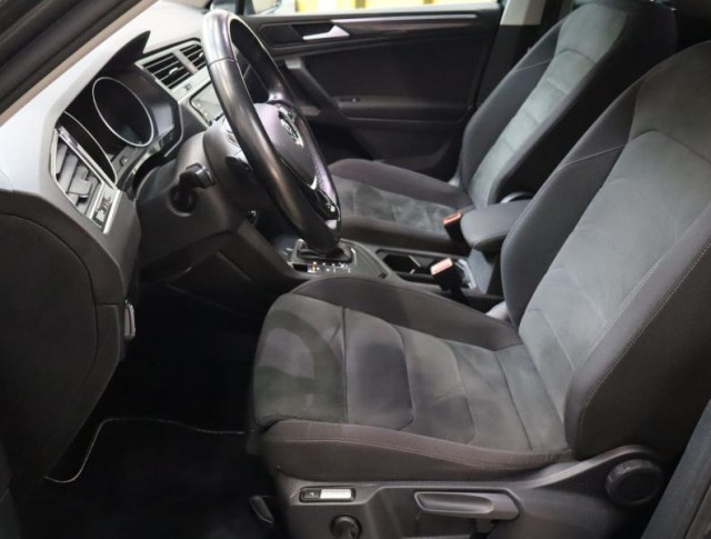 Volkswagen Tiguan  1.5 TSI R-Line