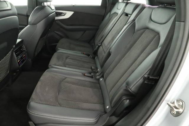 Audi Q7  45 TDI S-Line