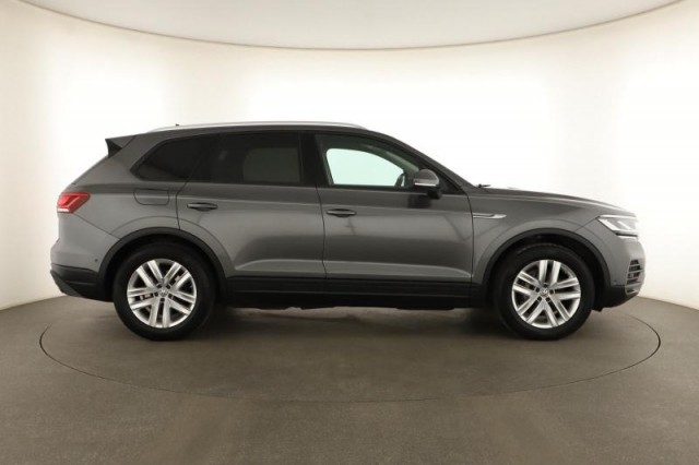 Volkswagen Touareg  3.0 TDI 