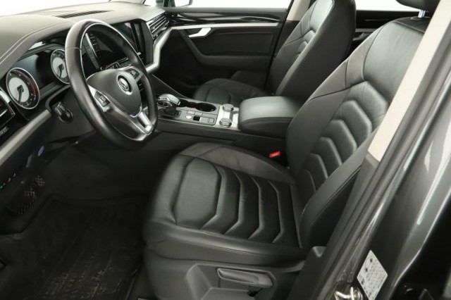 Volkswagen Touareg  3.0 TDI 