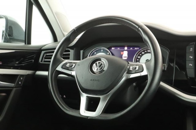 Volkswagen Touareg  3.0 TDI 