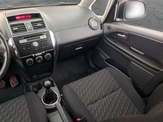 Suzuki SX4  1.6 VVT GLS