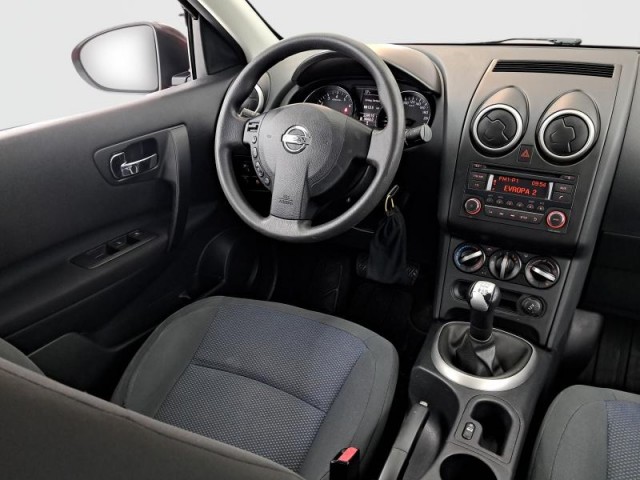 Nissan Qashqai  1.6 