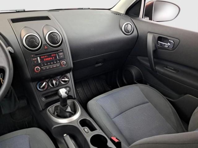 Nissan Qashqai  1.6 