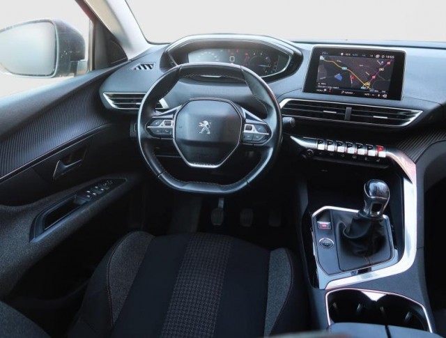 Peugeot 5008  1.5 BlueHDi 