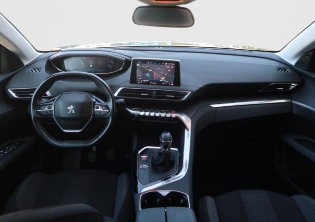 Peugeot 5008  1.5 BlueHDi 