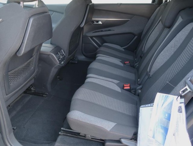 Peugeot 5008  1.5 BlueHDi 