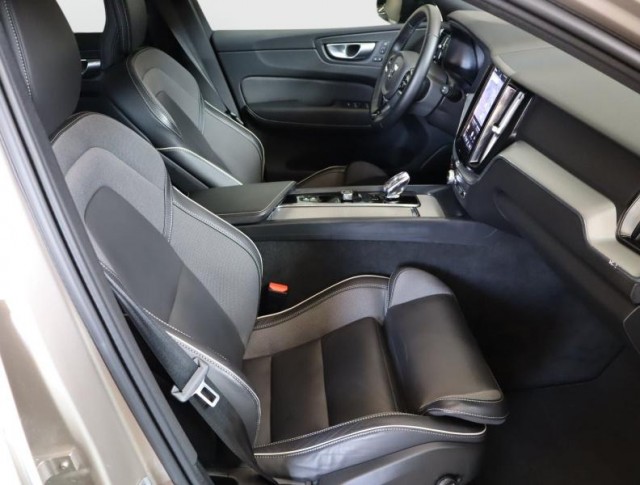 Volvo XC60  B4 AWD 