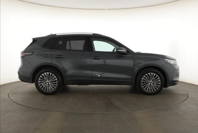 Volkswagen Tiguan  1.5 eTSI Limited