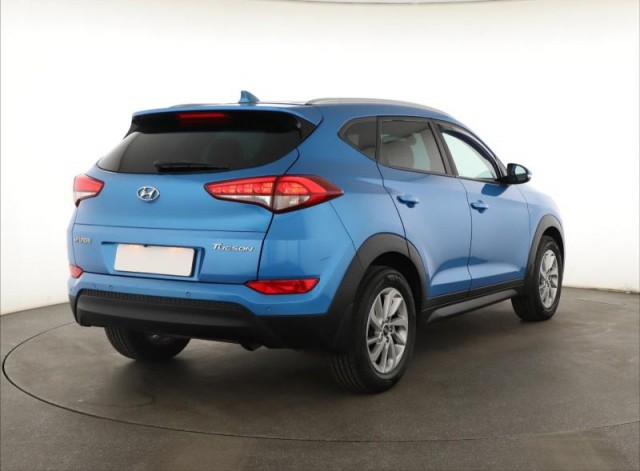 Hyundai Tucson  1.7 CRDi Trikolor