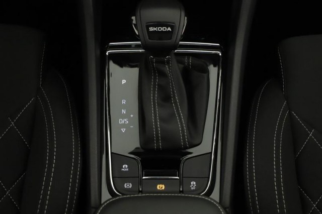 Škoda Karoq  1.5 TSI Sportline