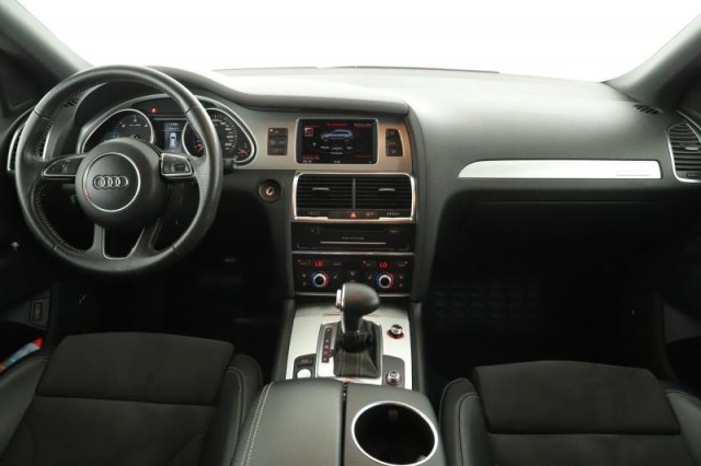 Audi Q7  3.0 TDI 