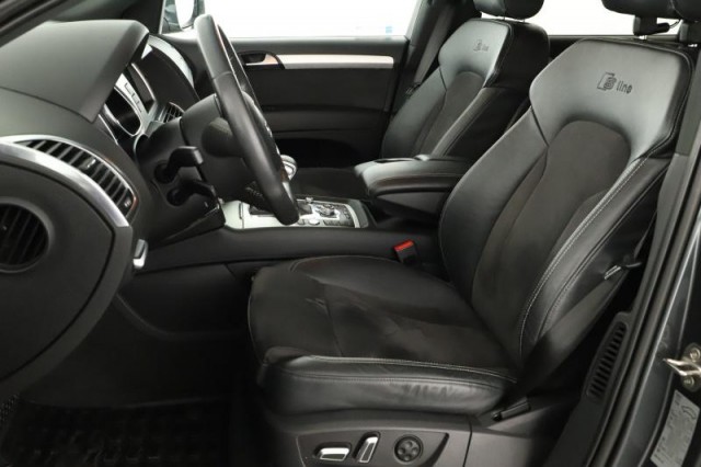 Audi Q7  3.0 TDI 