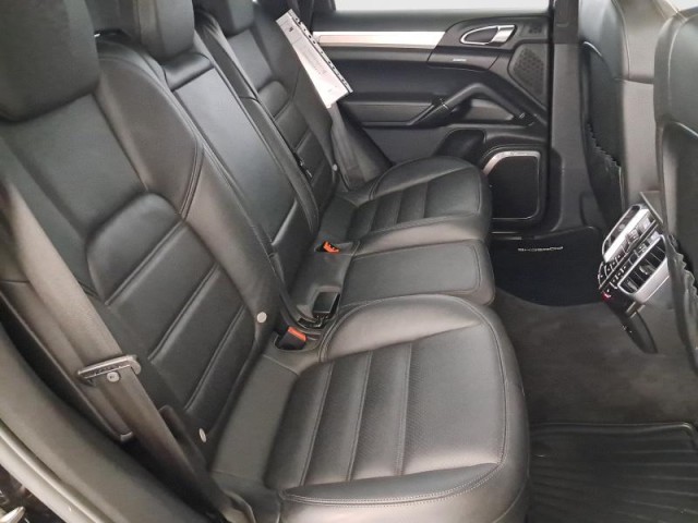 Porsche Cayenne  Turbo 
