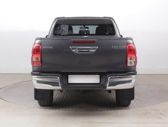 Toyota Hilux  2.4 D-4D Active