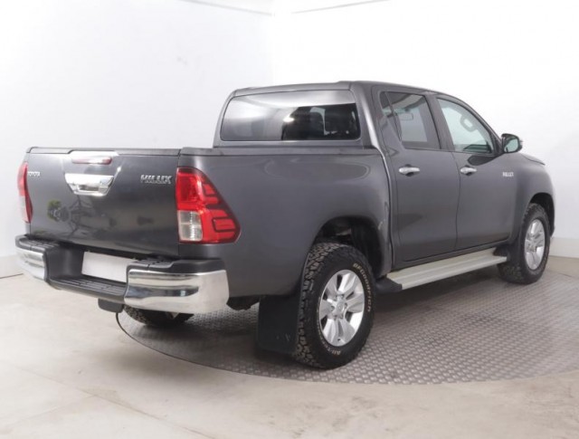 Toyota Hilux  2.4 D-4D Active