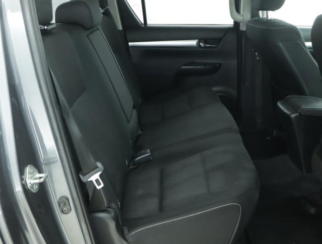 Toyota Hilux  2.4 D-4D Active