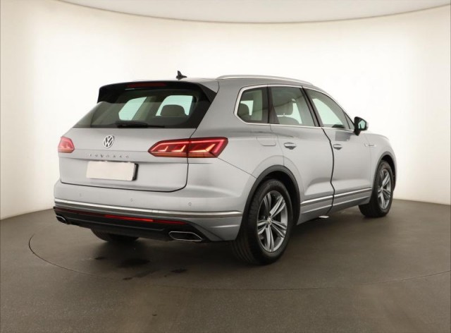 Volkswagen Touareg  3.0 TDI 