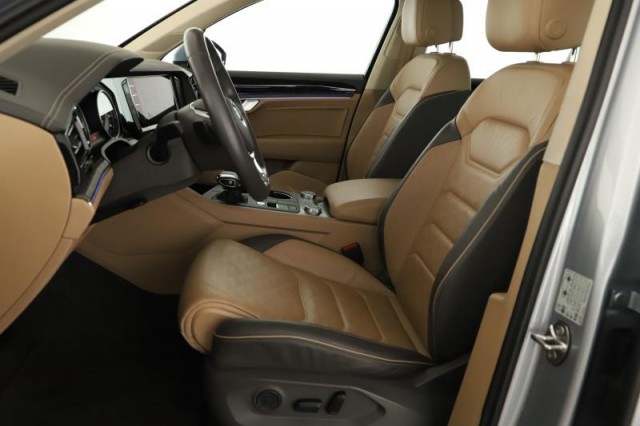 Volkswagen Touareg  3.0 TDI 