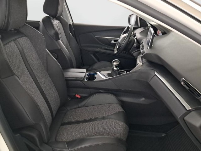 Peugeot 5008  PureTech 130 
