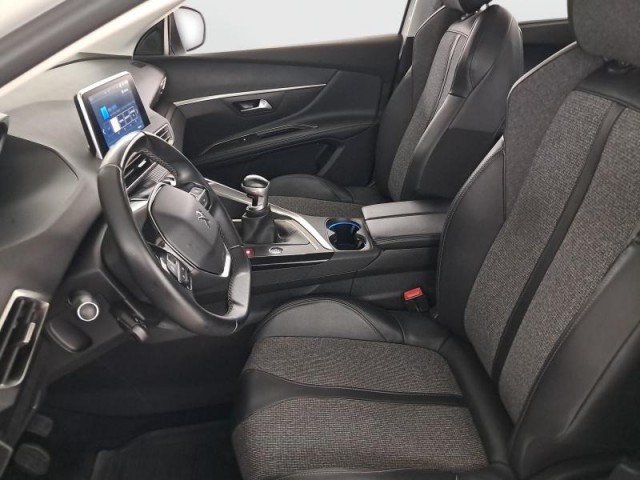 Peugeot 5008  PureTech 130 
