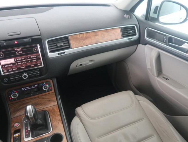Volkswagen Touareg  3.0 TDI 