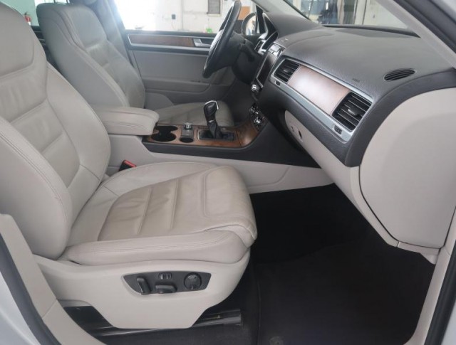 Volkswagen Touareg  3.0 TDI 