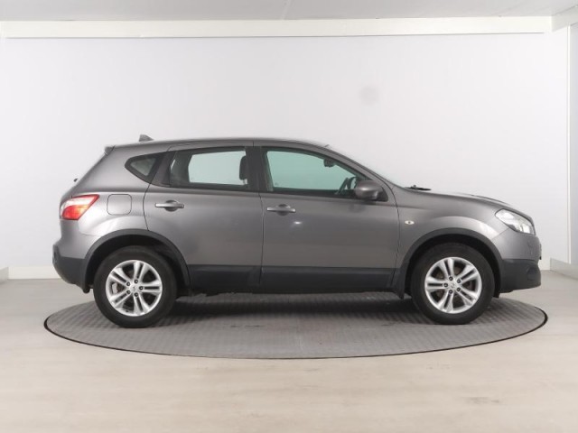 Nissan Qashqai  1.6 