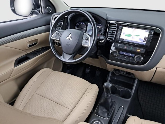 Mitsubishi Outlander  2.2 DI-D 