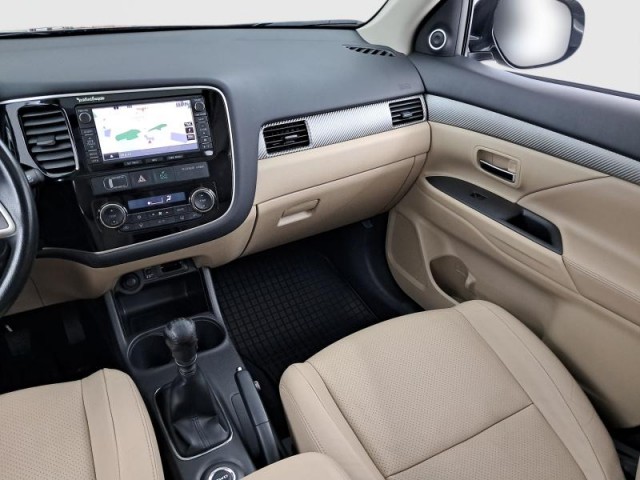 Mitsubishi Outlander  2.2 DI-D 