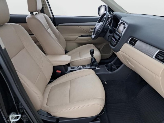 Mitsubishi Outlander  2.2 DI-D 