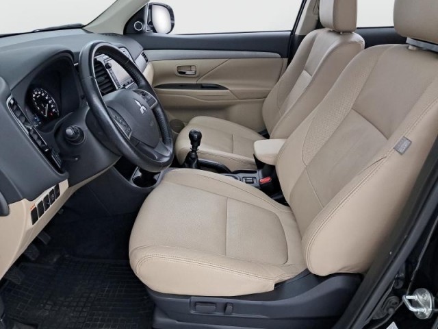 Mitsubishi Outlander  2.2 DI-D 