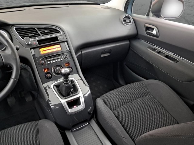 Peugeot 5008  1.6 HDi 