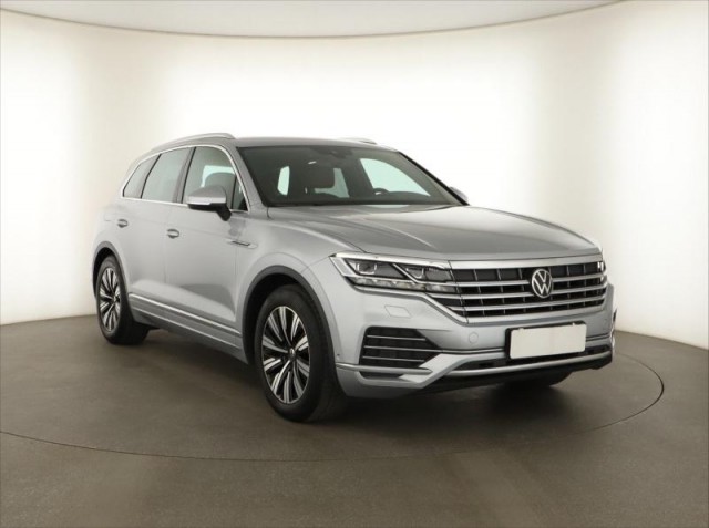 Volkswagen Touareg  3.0 TDI 