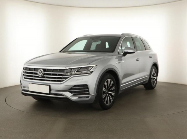 Volkswagen Touareg  3.0 TDI 