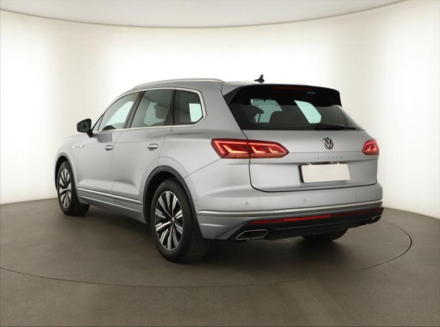 Volkswagen Touareg  3.0 TDI 