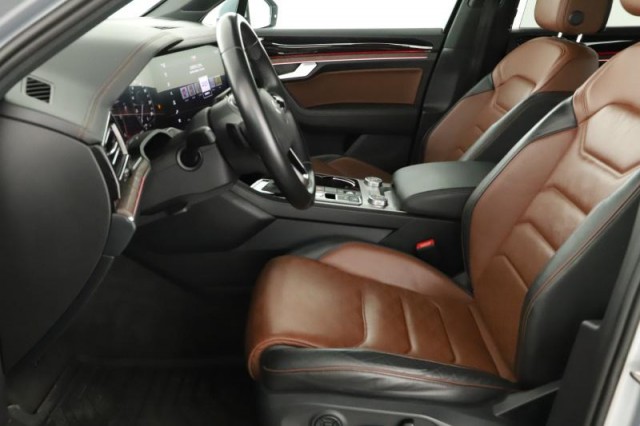 Volkswagen Touareg  3.0 TDI 